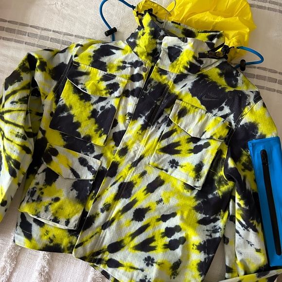 - Off white x Nike Women’s jacket - Picture 2 of 4